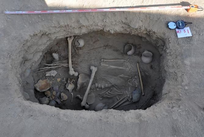 penemuan ganja seberat 2kg di makam mayat